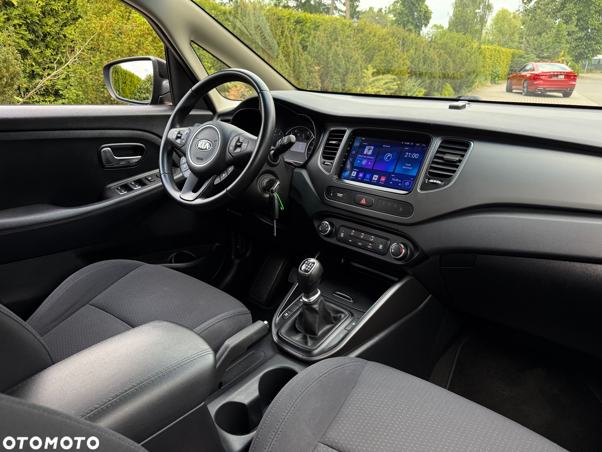 Kia Carens 1.6 GDI Dream Team Edition - 9