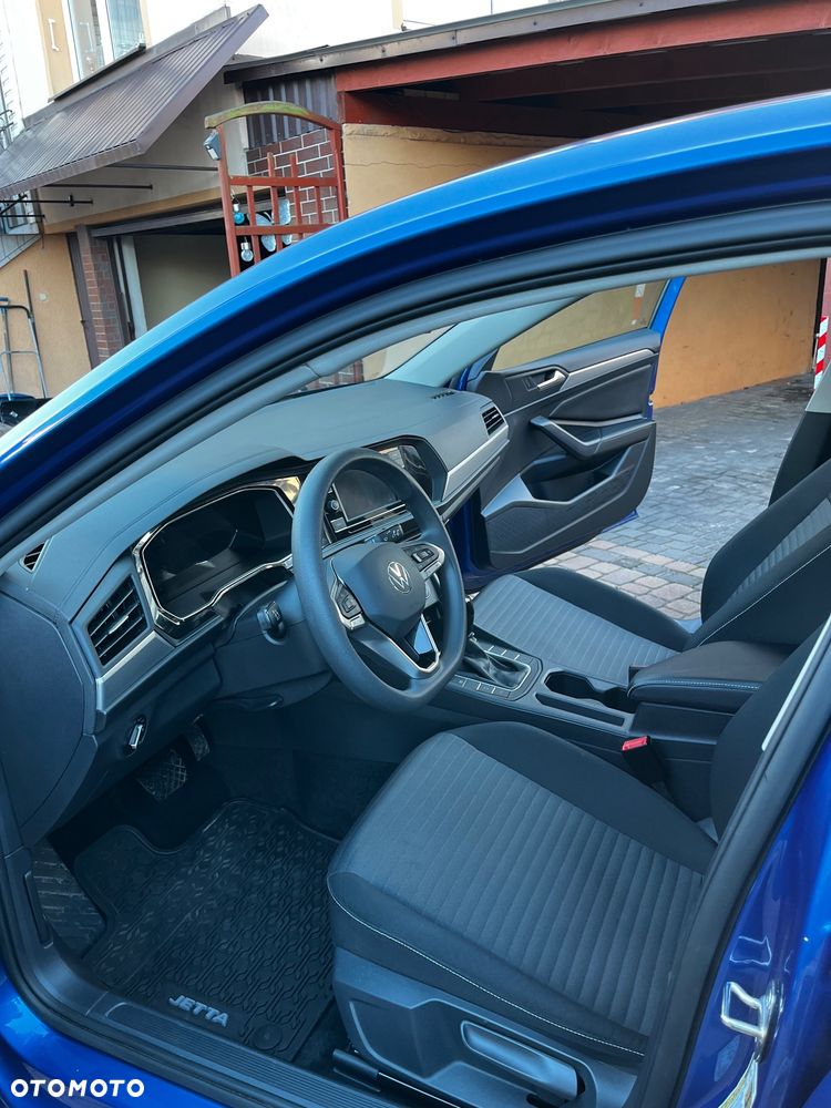 Volkswagen Jetta - 5
