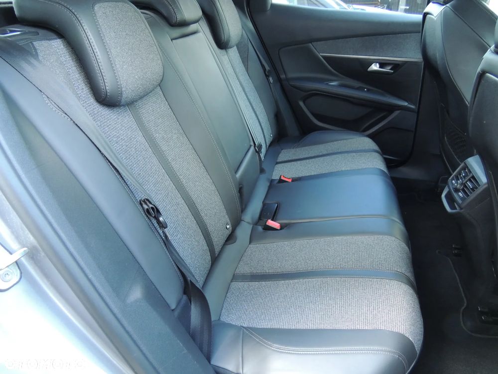 Peugeot 3008 1.2 PureTech Allure - 21