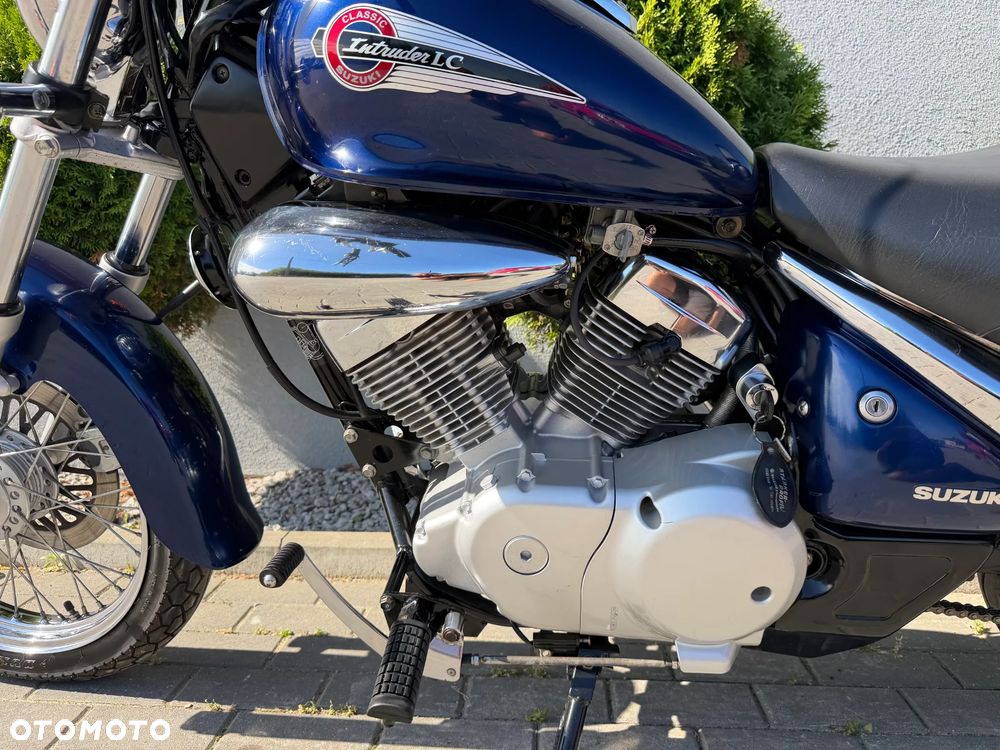 Suzuki Intruder - 26