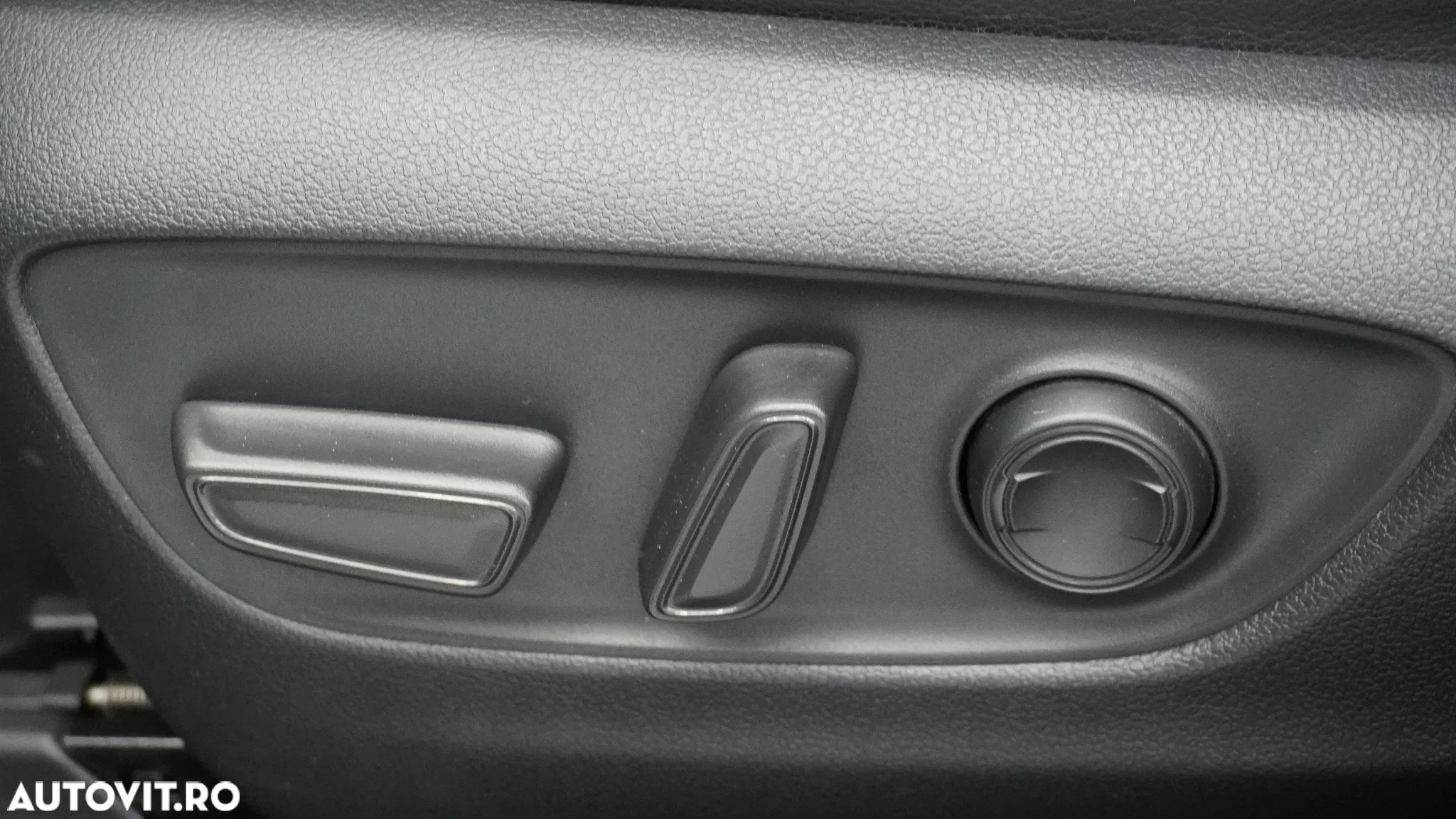 Toyota RAV4 2.5 4x4 Hybrid Lounge - 18