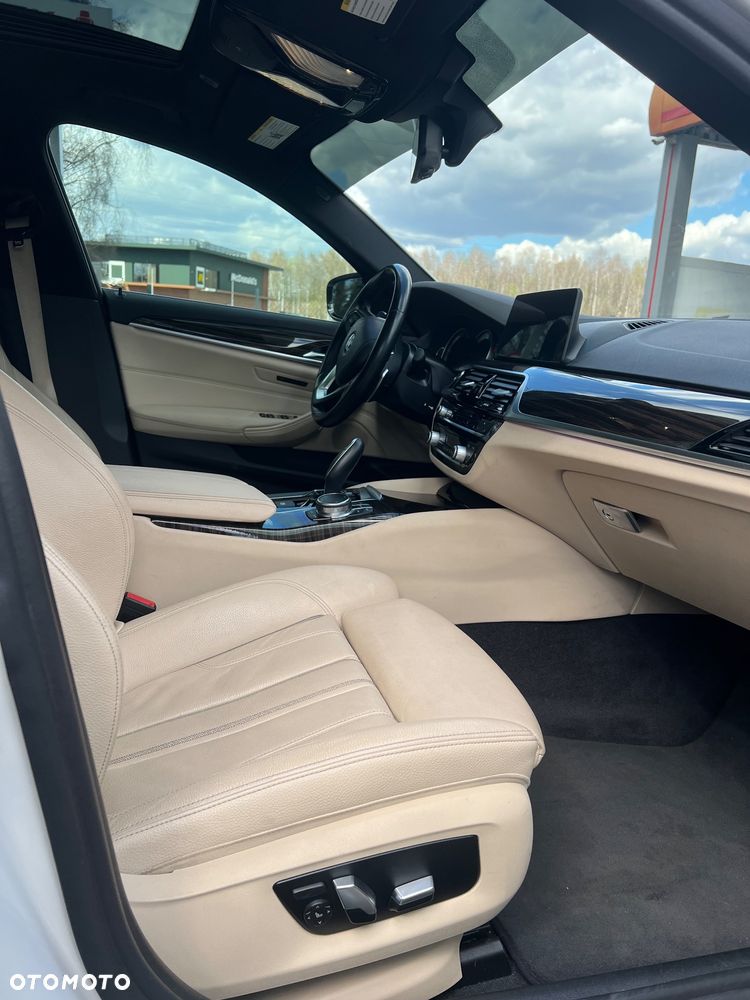 BMW Seria 5 530i Sport Line - 13