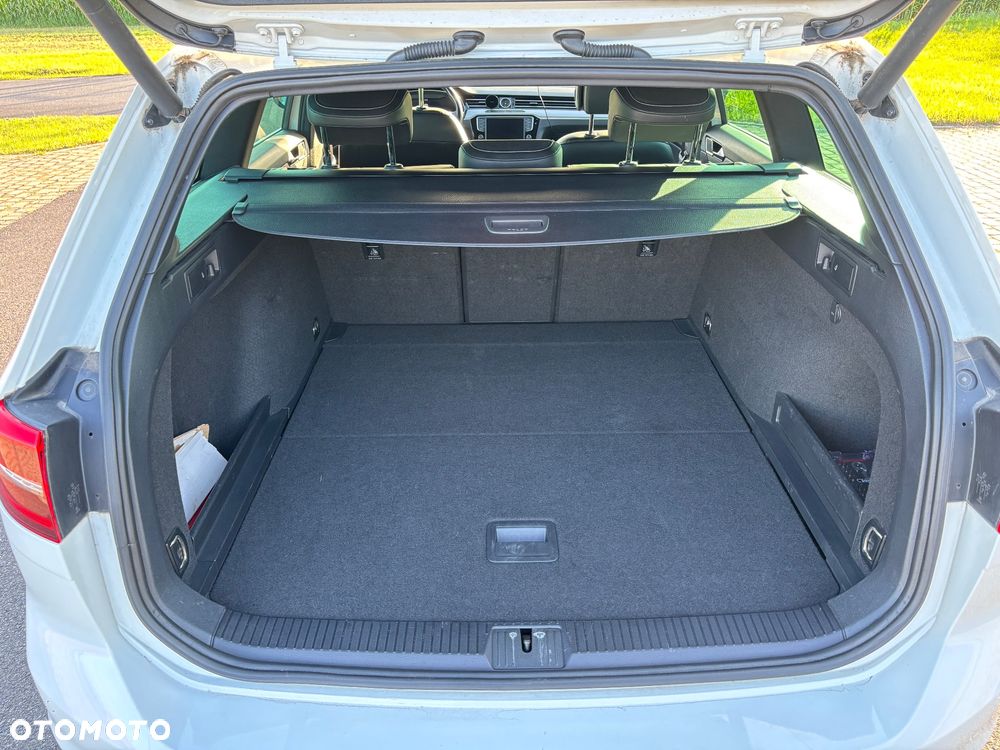 Volkswagen Passat Variant 2.0 TDI BMT Highline DSG - 23