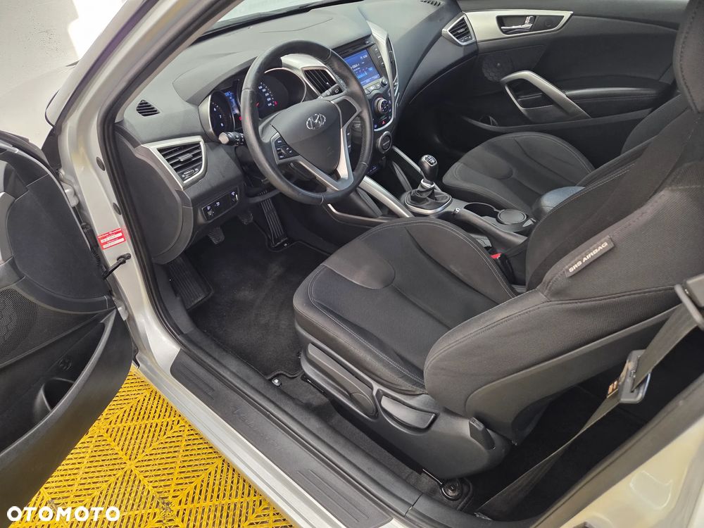 Hyundai Veloster 1.6 blue Premium - 13