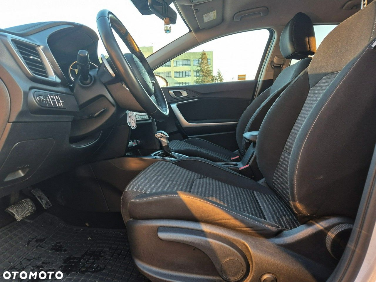 Kia Ceed - 13