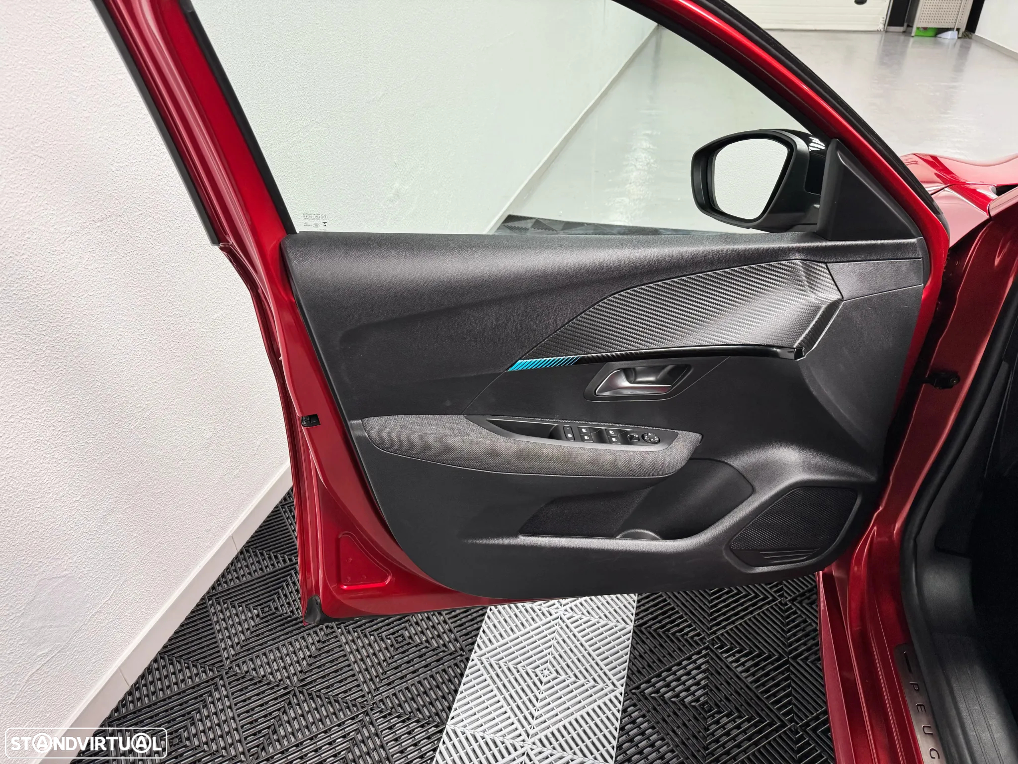 Peugeot 208 1.2 PureTech SE Style - 6