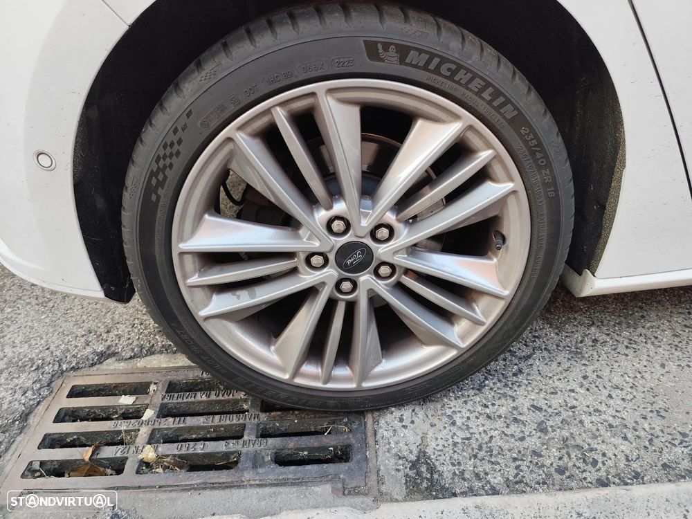 Ford Focus 1.0 EcoBoost MHEV Vignale - 56