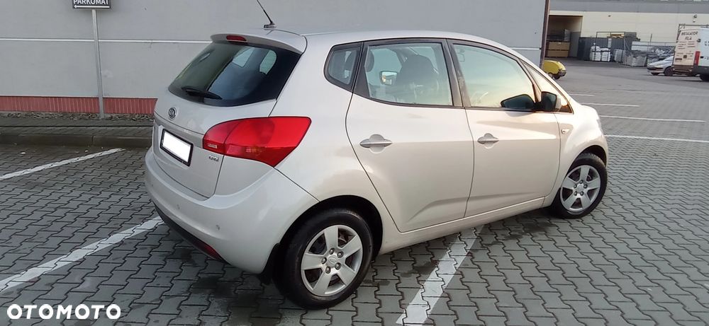 Kia Venga - 5