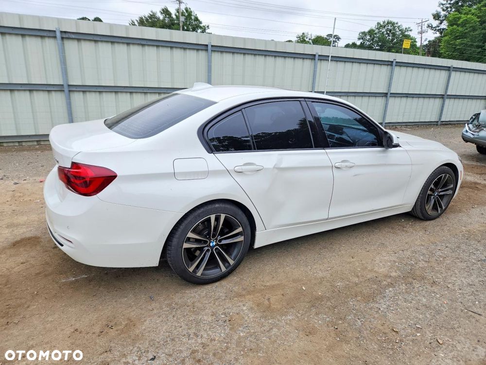 BMW Seria 3 330i M Sport - 3