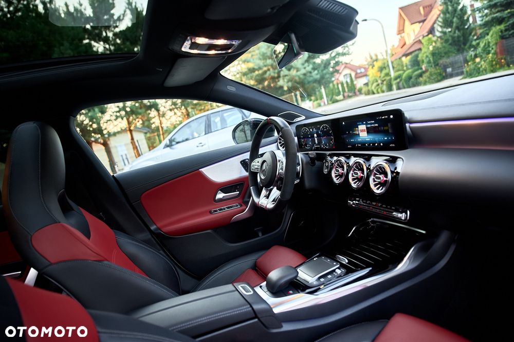 Mercedes-Benz CLA - 27