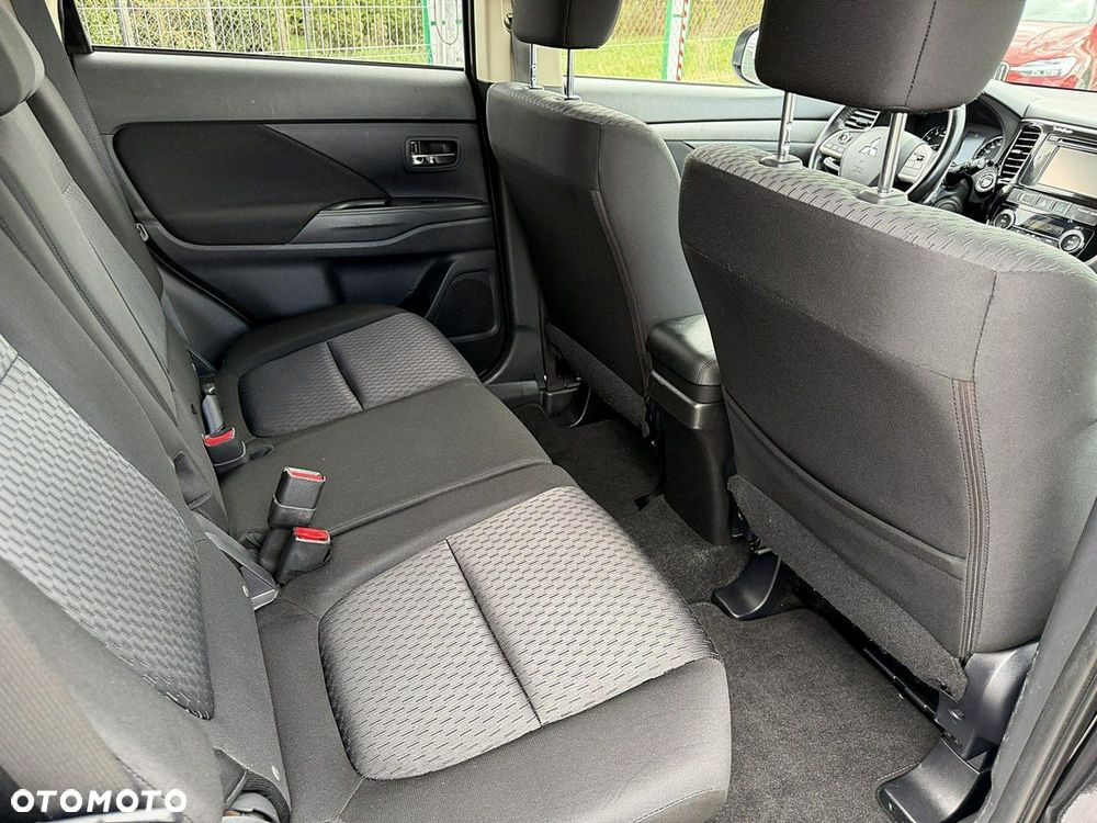 Mitsubishi Outlander - 14