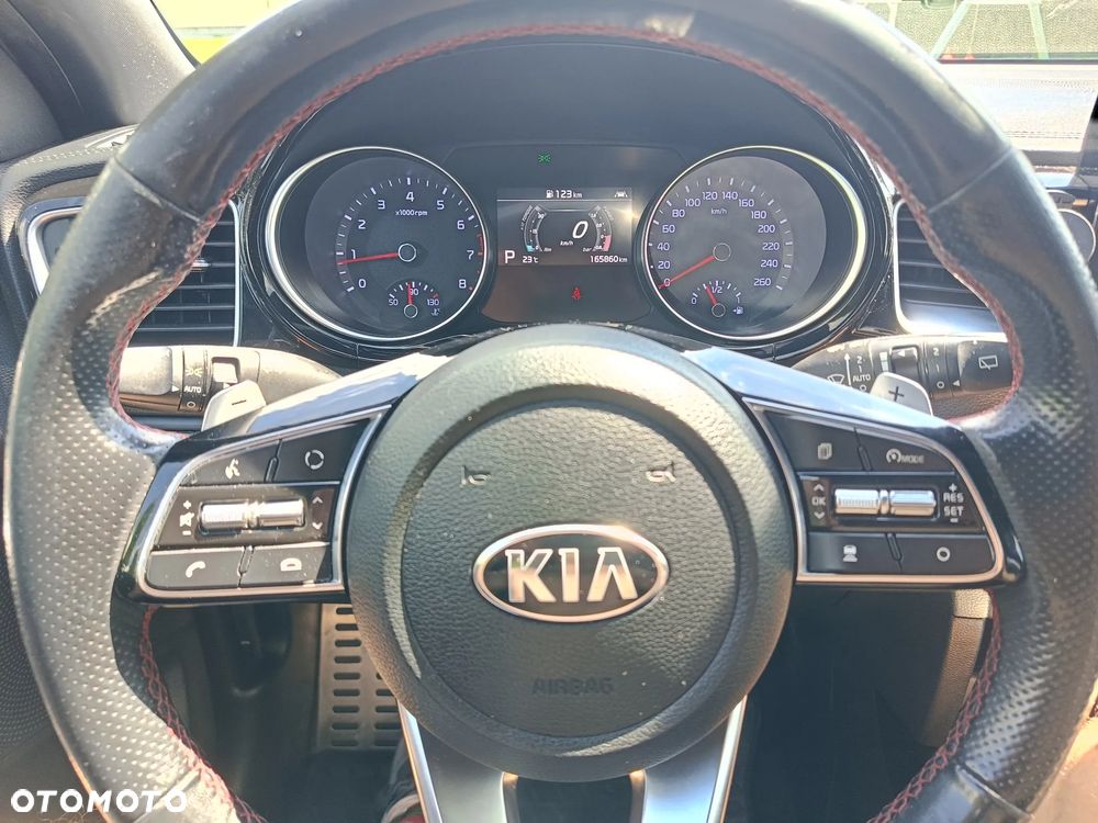 Kia ProCeed 1.6 T-GDI GT DCT - 13
