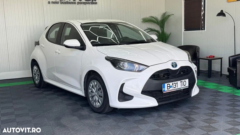 Toyota Yaris 1.5 VVT-i HSD Active - 4
