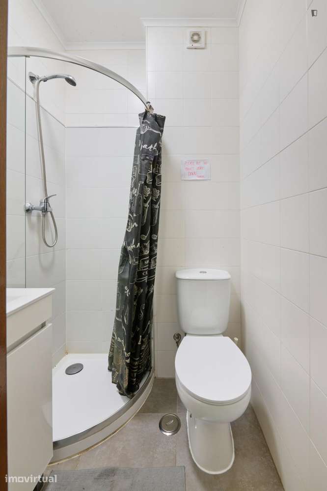 Quarto - localizado em Arroios Lisbon - Grande imagem: 5/32