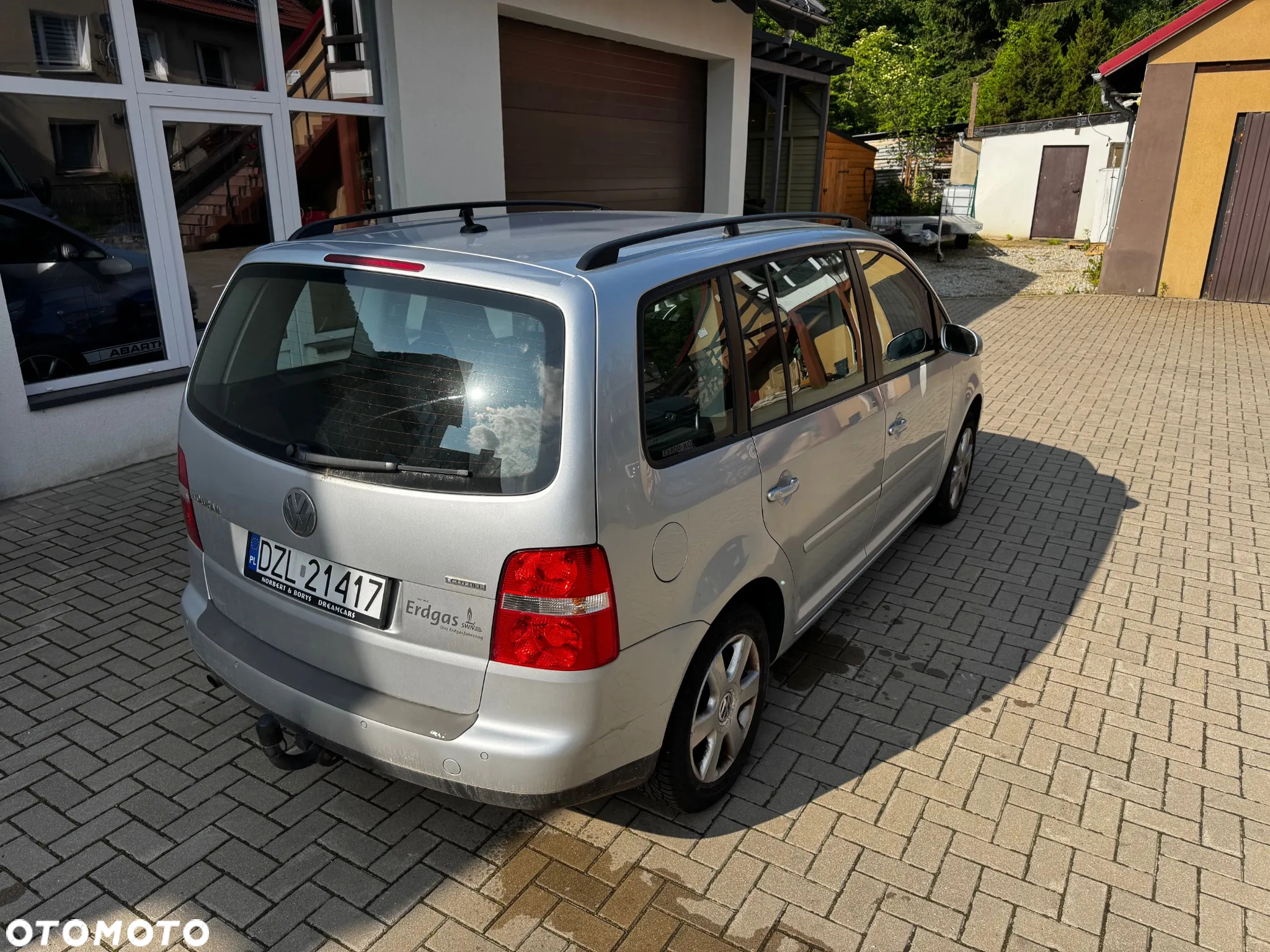 Volkswagen Touran 2.0 EcoFuel Highline - 9