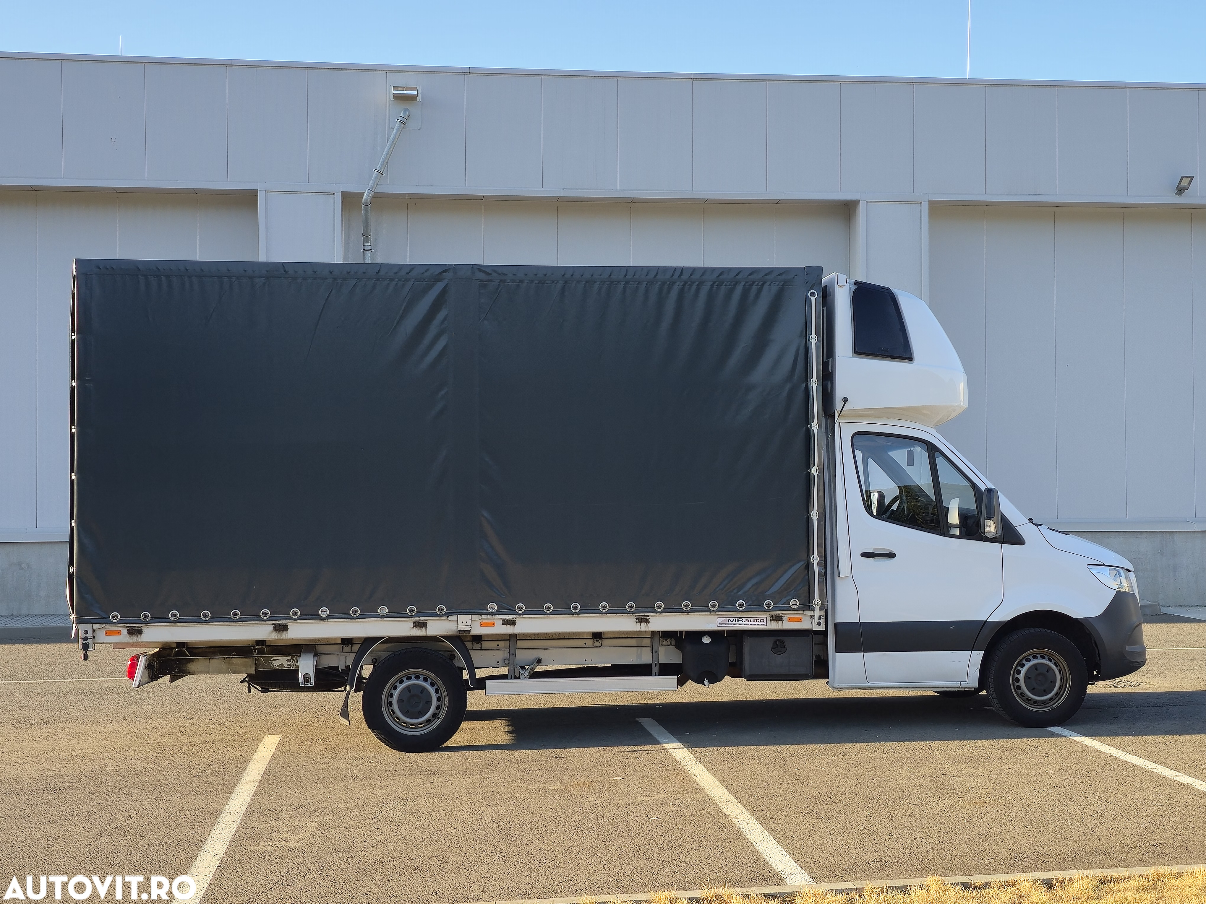 Mercedes-Benz Sprinter - 24