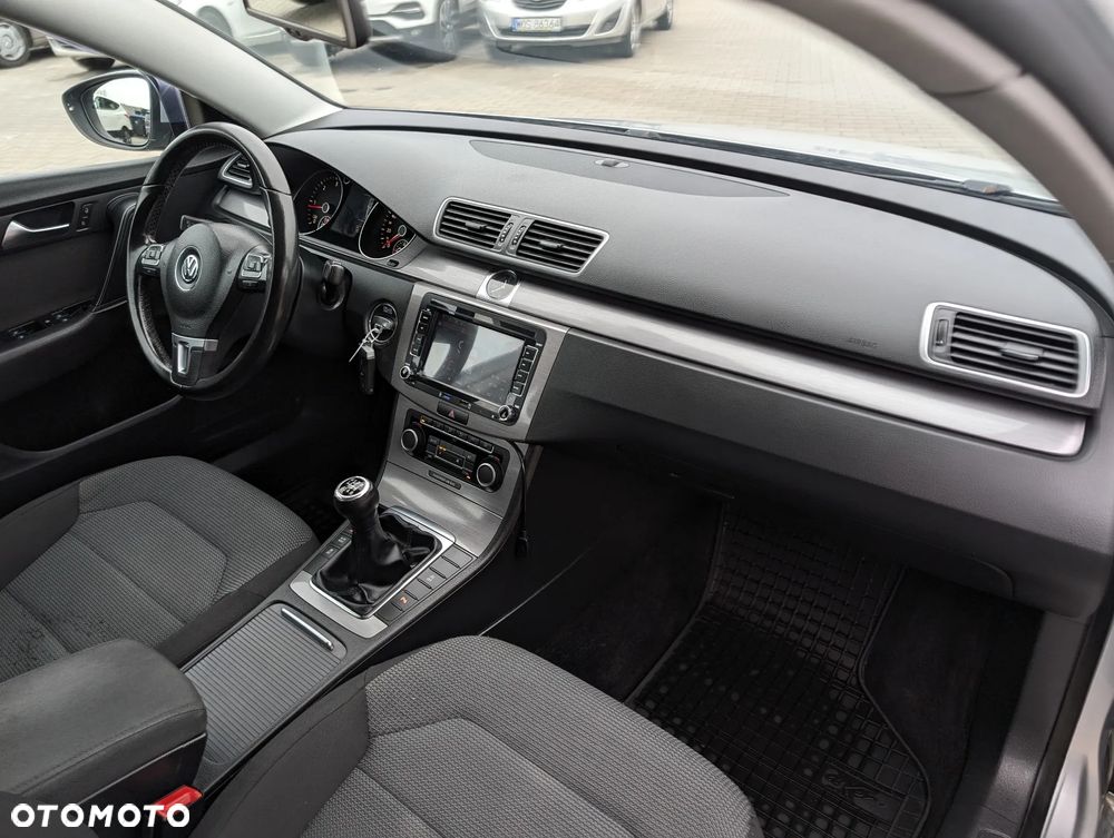 Volkswagen Passat 1.6 TDI DPF BlueMotion Technology Comfortline - 33