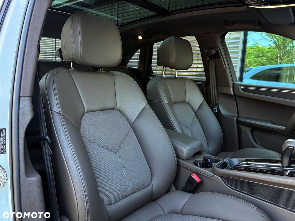 Porsche Macan - 35