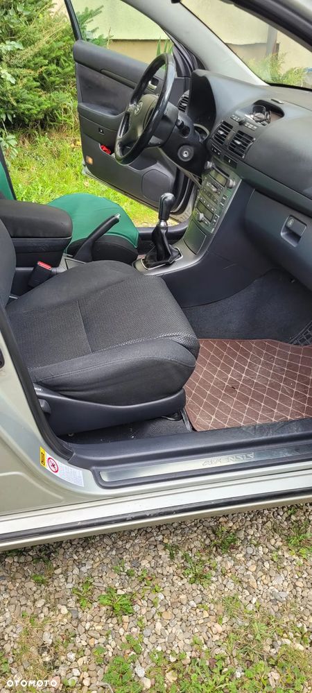 Toyota Avensis - 5