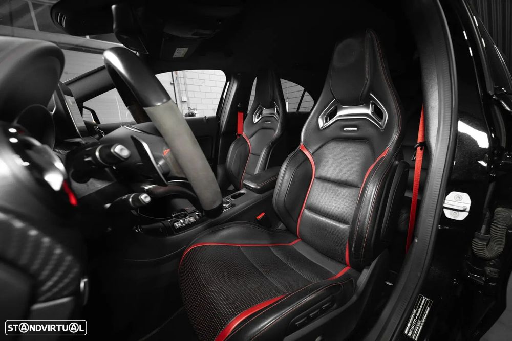 Mercedes-Benz A 45 AMG - 11