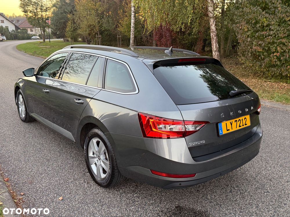 Skoda Superb 2.0 TDI DSG Premium Edition - 9