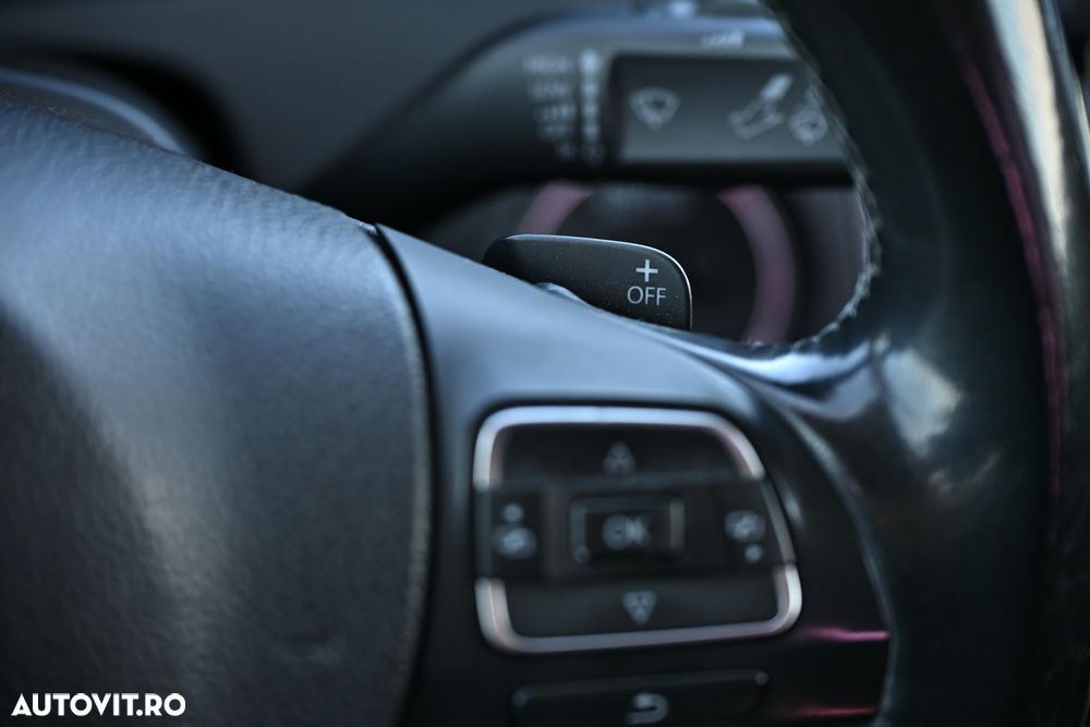 Volkswagen Passat - 13