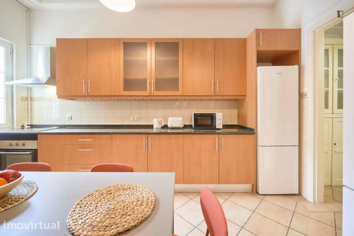 Quarto - localizado em Marquês de Pombal Lisbon - Grande imagem: 5/35