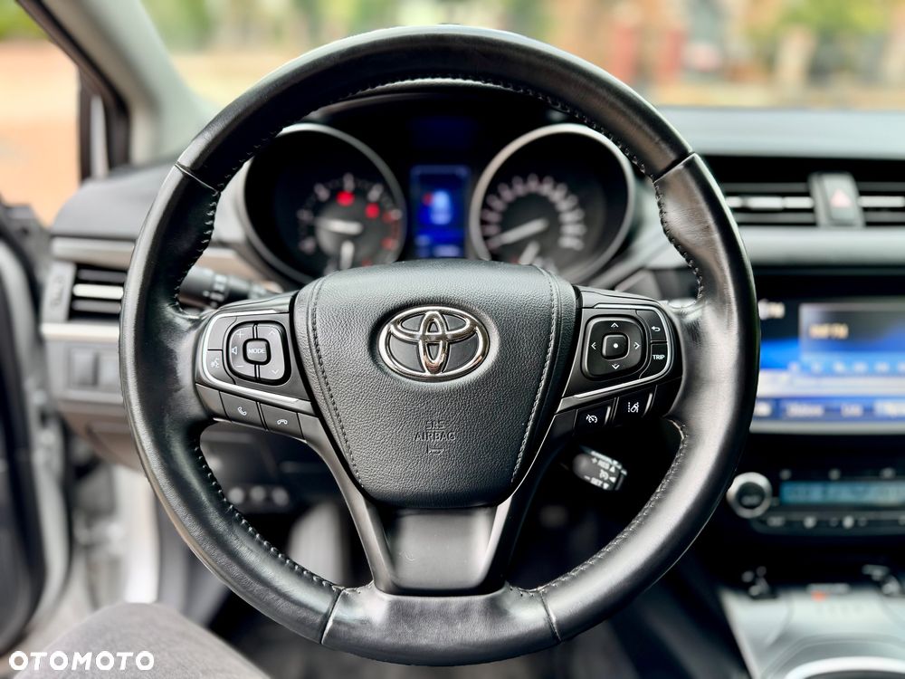 Toyota Avensis - 11