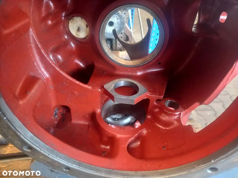 Obudowa mostu tył tylnego New Holland 6640 - 9