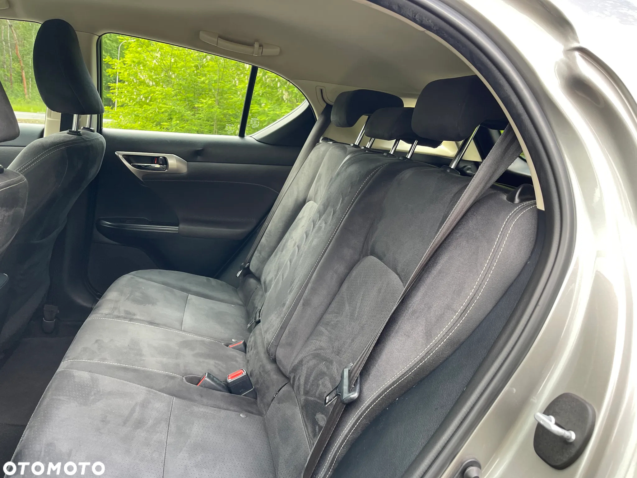 Lexus CT 200h Black - 12