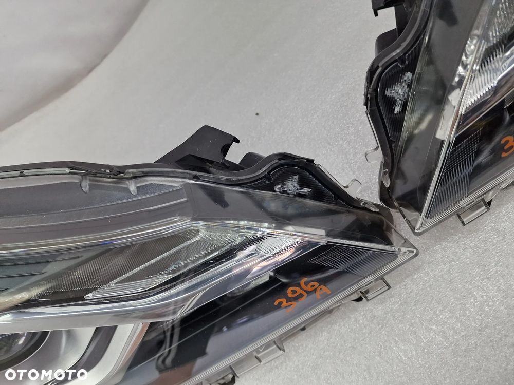 TOYOTA YARIS III 3 LIFT 17- PRAWA LAMPA PRZEDNIA PRZÓD SOCZEWKA , NR AUKCJI LA396 - 3