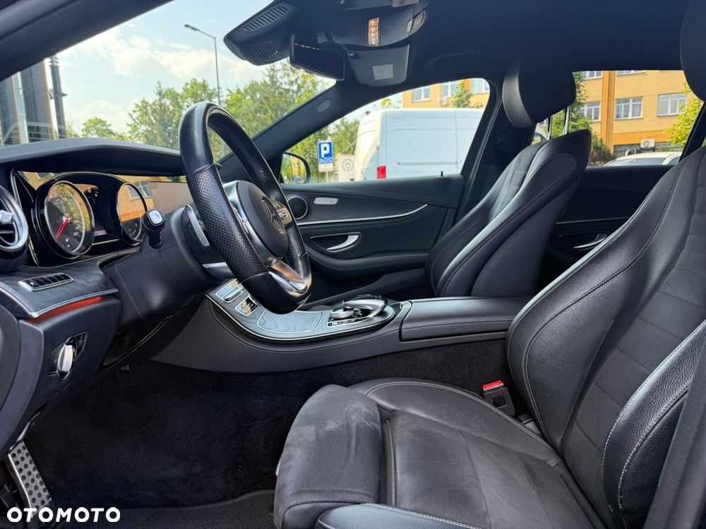 Mercedes-Benz Klasa E 300 de AMG - 11