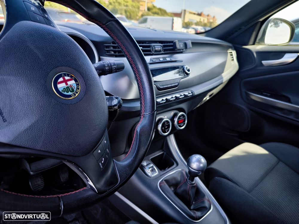 Alfa Romeo Giulietta 1.6 JTDM Veloce - 5