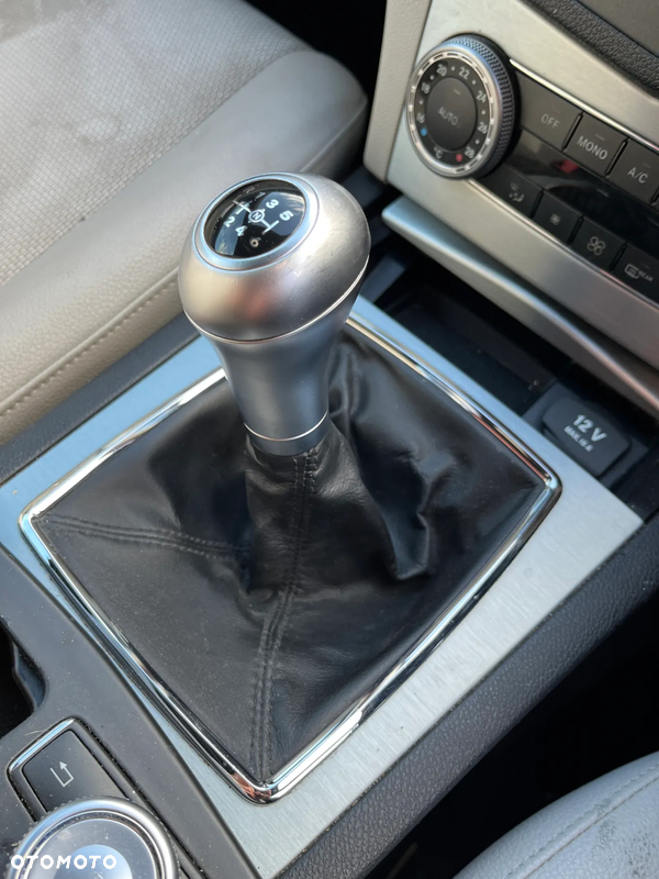 Mercedes W204 C-KLASA Mieszek 6 biegów gałka zmiany manual Ładny