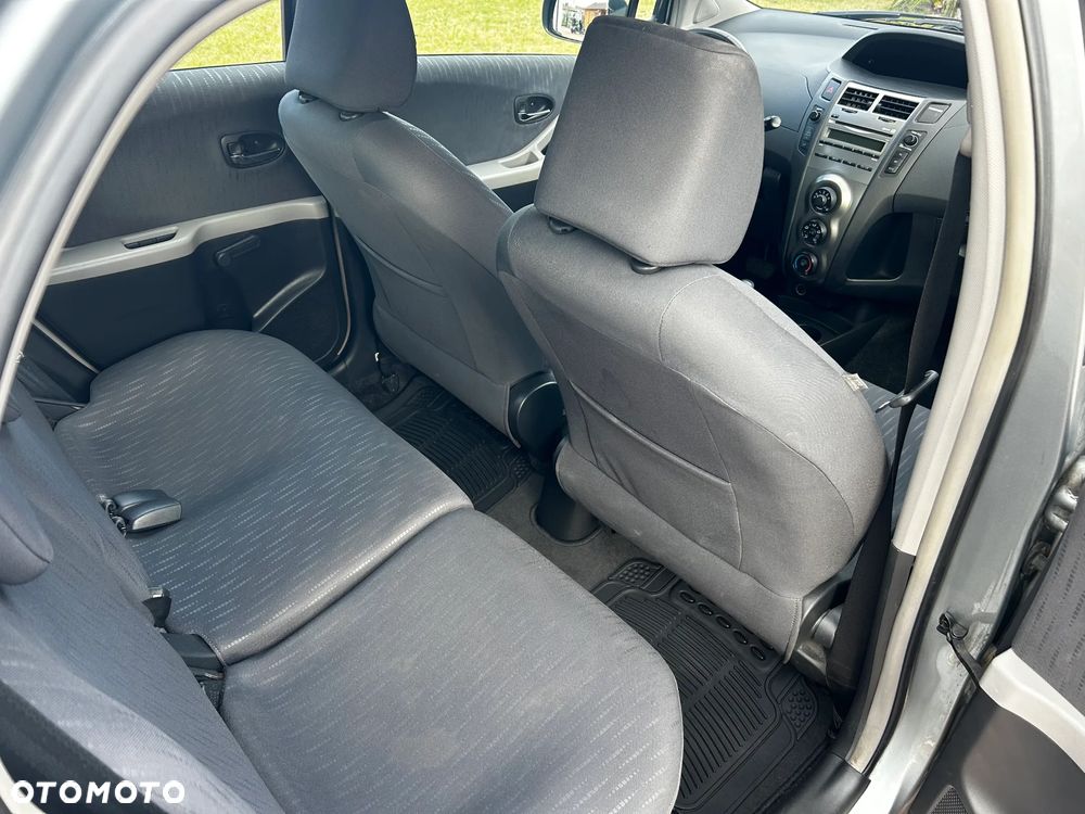 Toyota Yaris - 8