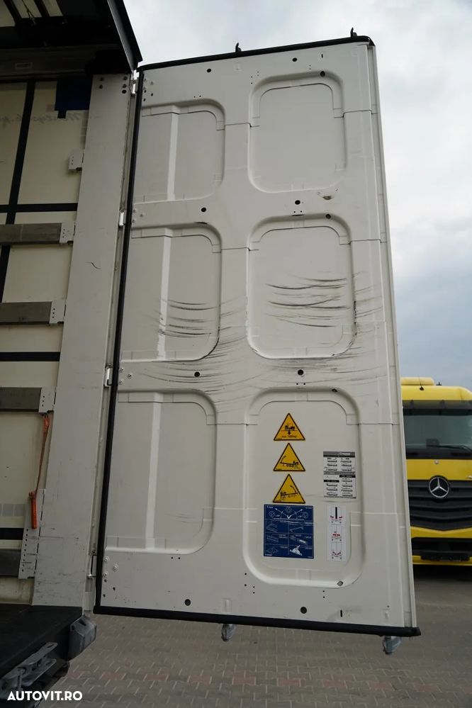 Krone CORTINĂ KRONE / 2024 / COȘ PENTRU PALEȚI / 2 AXE RIDICATIVE / PUȚIN FOLOSIT / - 14