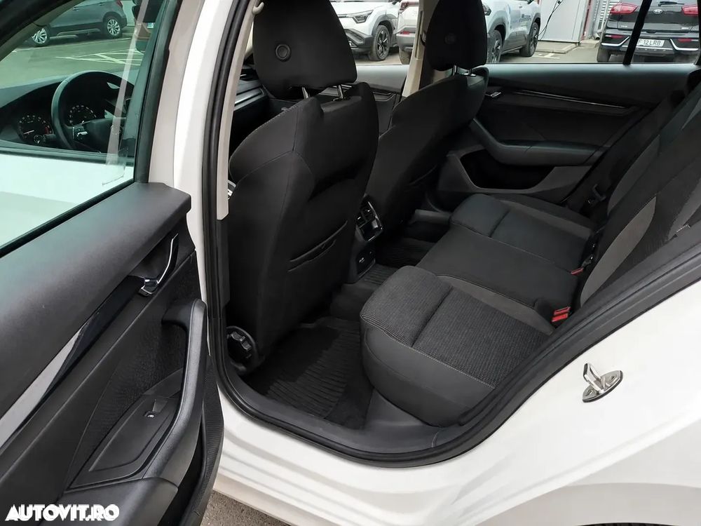 Skoda Octavia 2.0 TDI DSG Style - 13