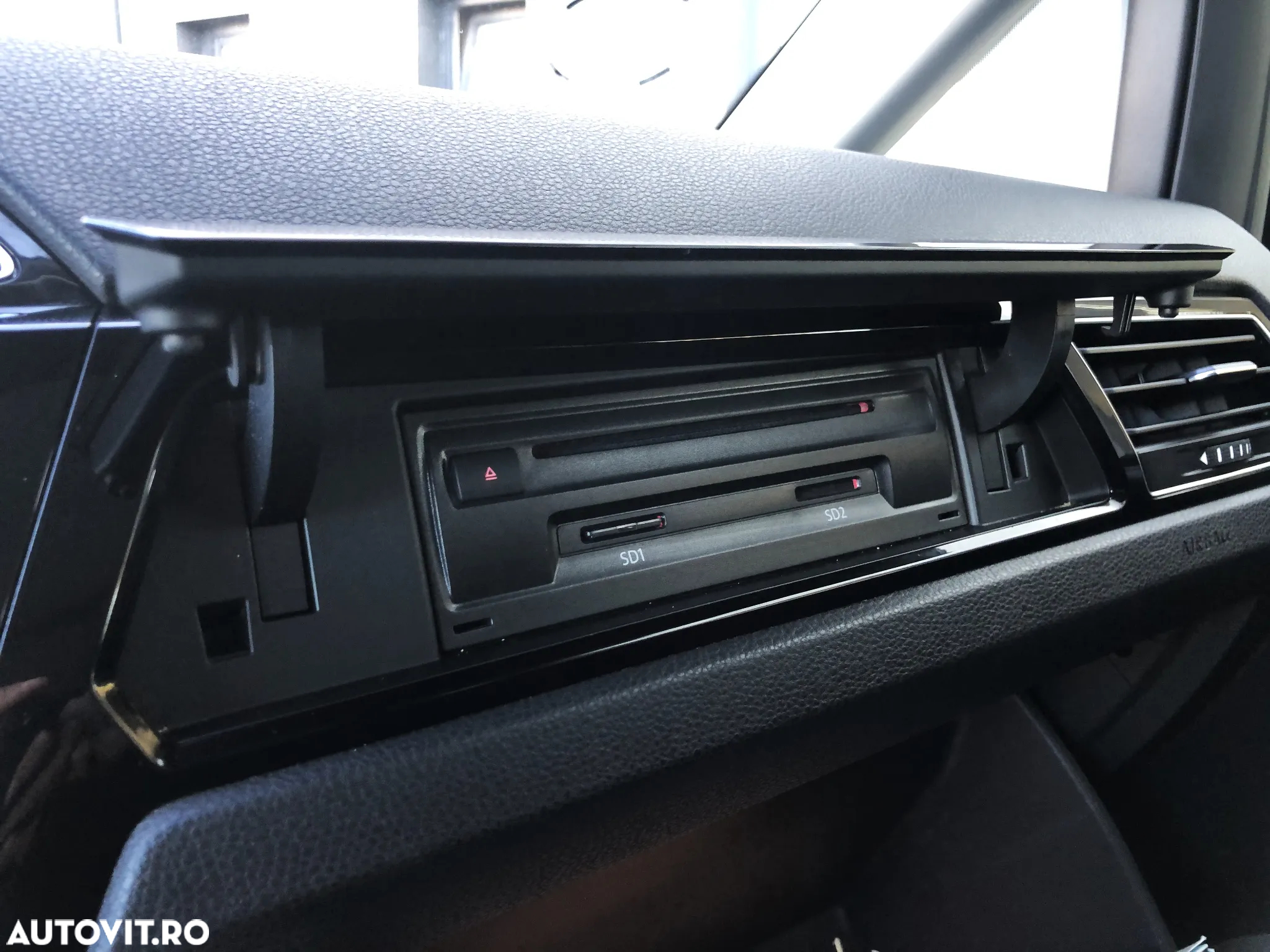 Volkswagen Touran 2.0 TDI DSG Highline - 30