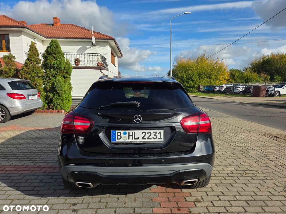 Mercedes-Benz GLA - 5