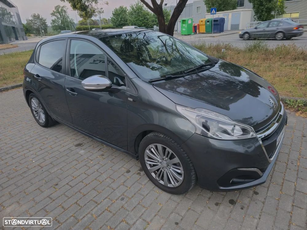 Peugeot 208 1.2 PureTech Style - 1