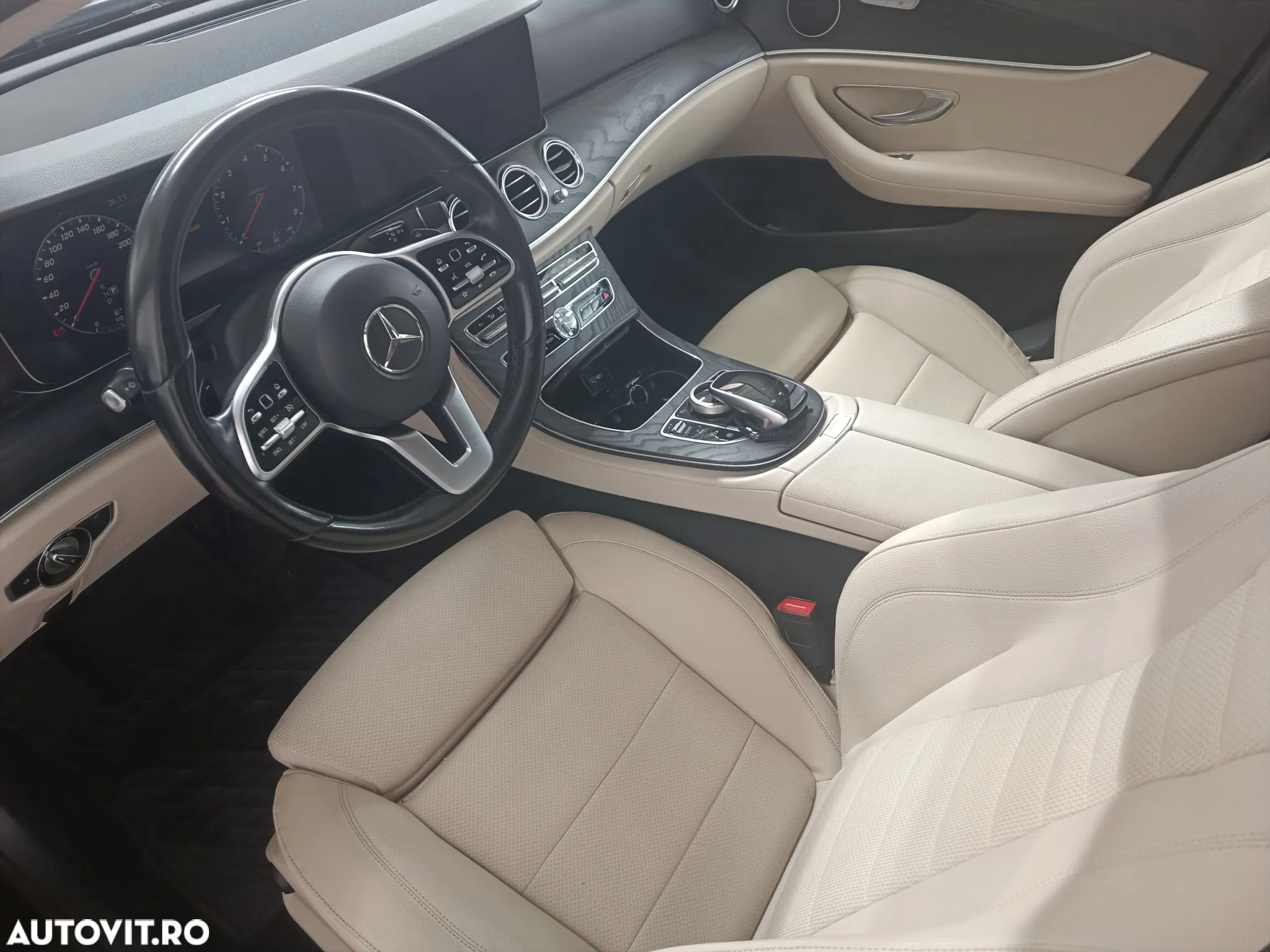 Mercedes-Benz E 200 4MATIC Aut. - 15
