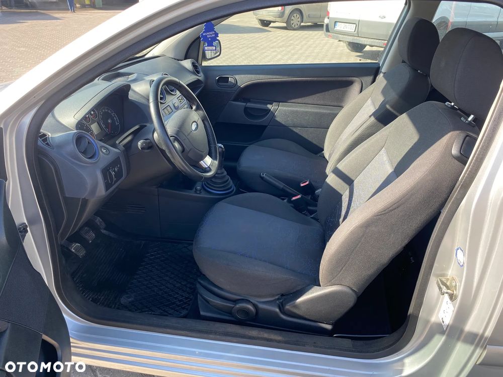 Ford Fiesta 1.3 Ambiente - 7