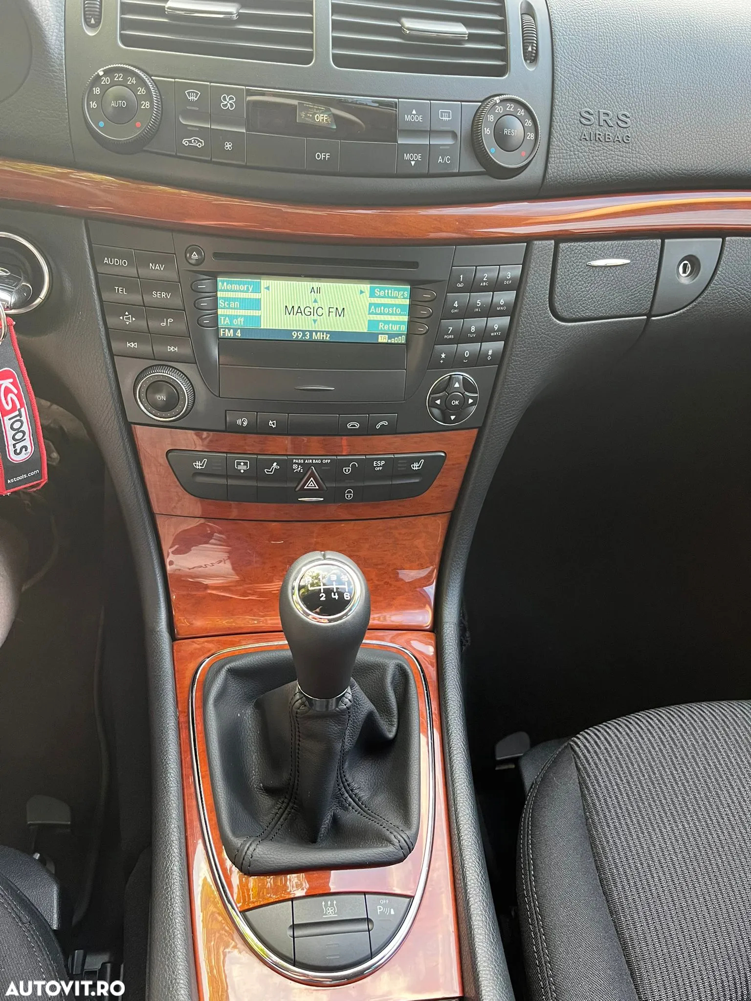 Mercedes-Benz E 220 CDI - 12