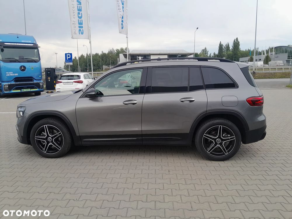 Mercedes-Benz GLB 200 AMG Line 7G-DCT - 3