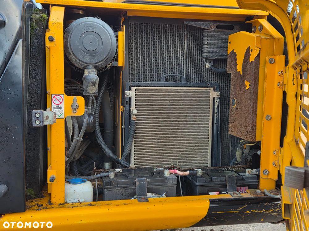 JCB JS130 - 8