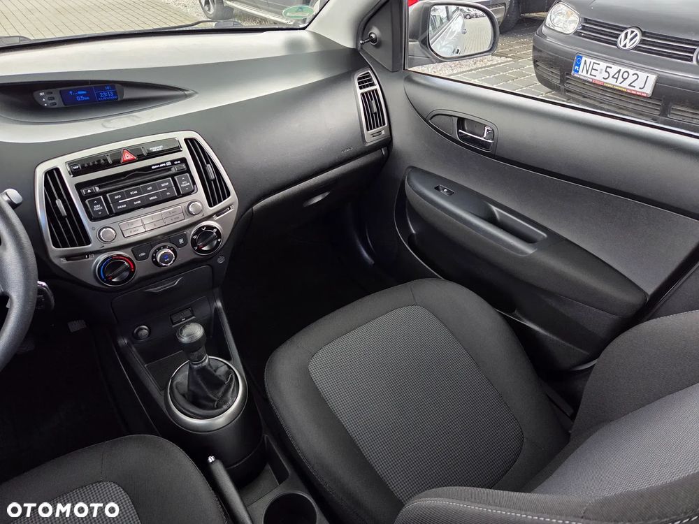 Hyundai i20 1.2 Fifa World Cup Edition - 21