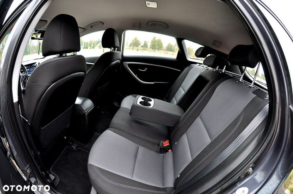 Hyundai i30 1.6 CRDi BlueDrive Premium - 8