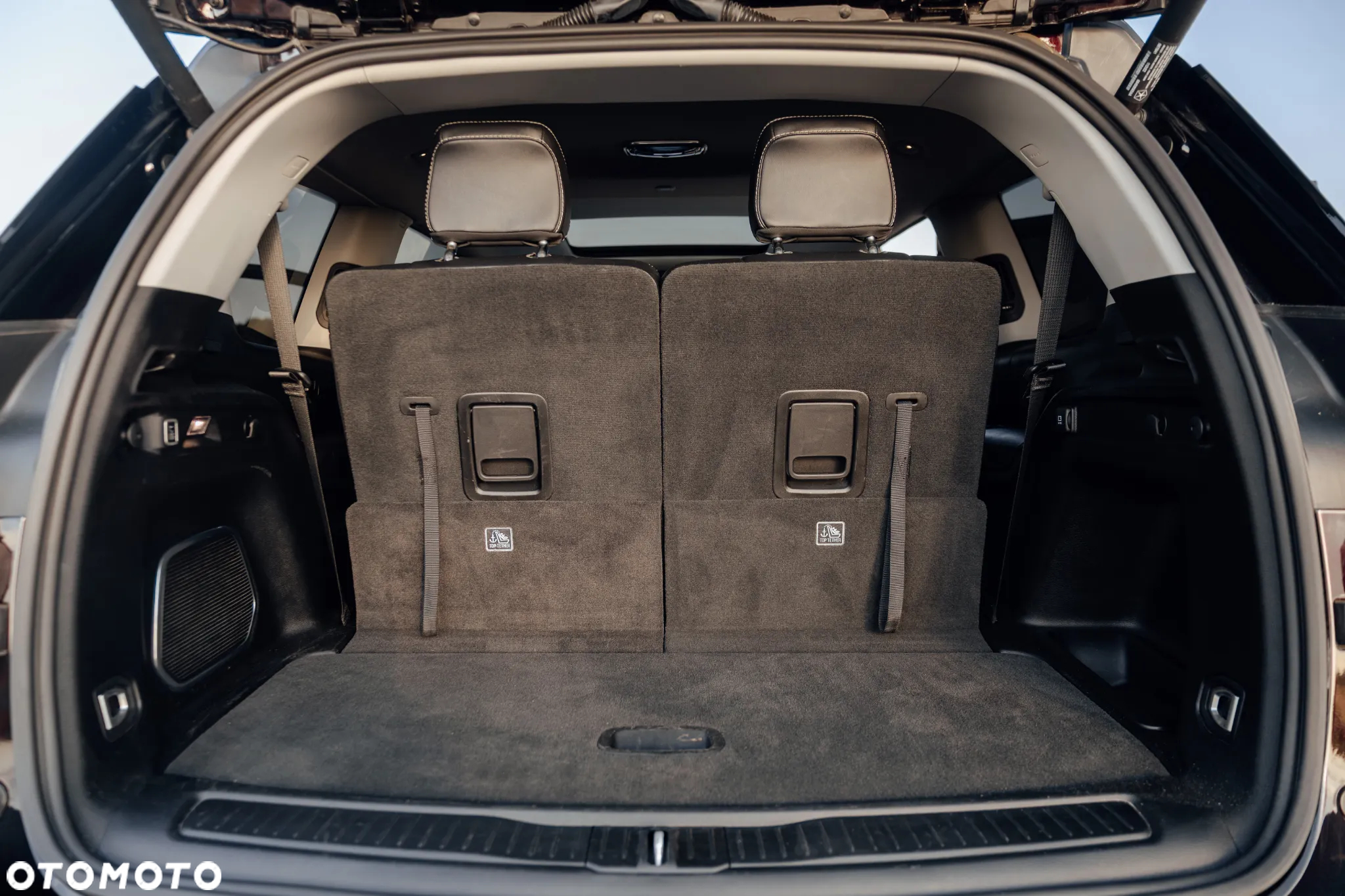 Jeep Grand Cherokee - 32