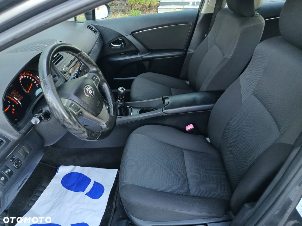 Toyota Avensis 1.6 Life - 16