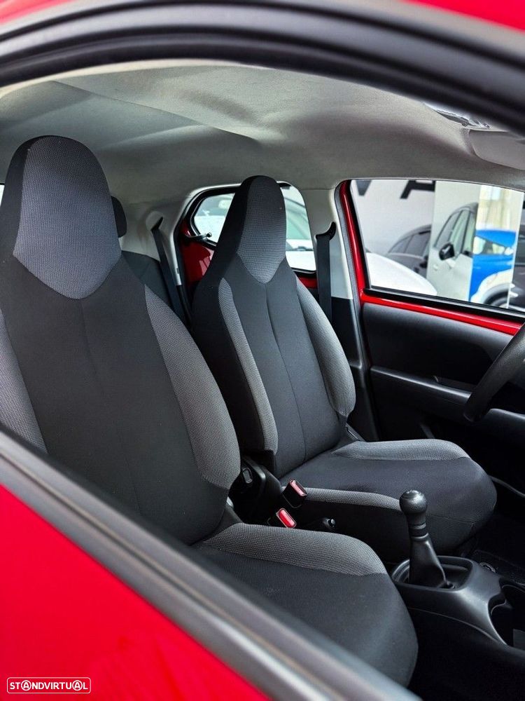 Toyota Aygo 1.0 X-Play - 12